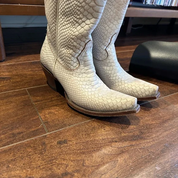 Women's ivory Idyllwind croc leather boots size 6.5 - Picture 4 of 5